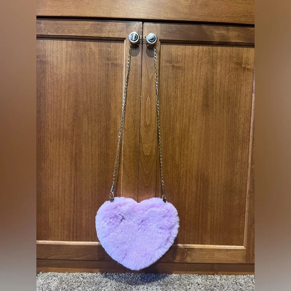 Purple Heart-Shaped Faux Fur Bag‎